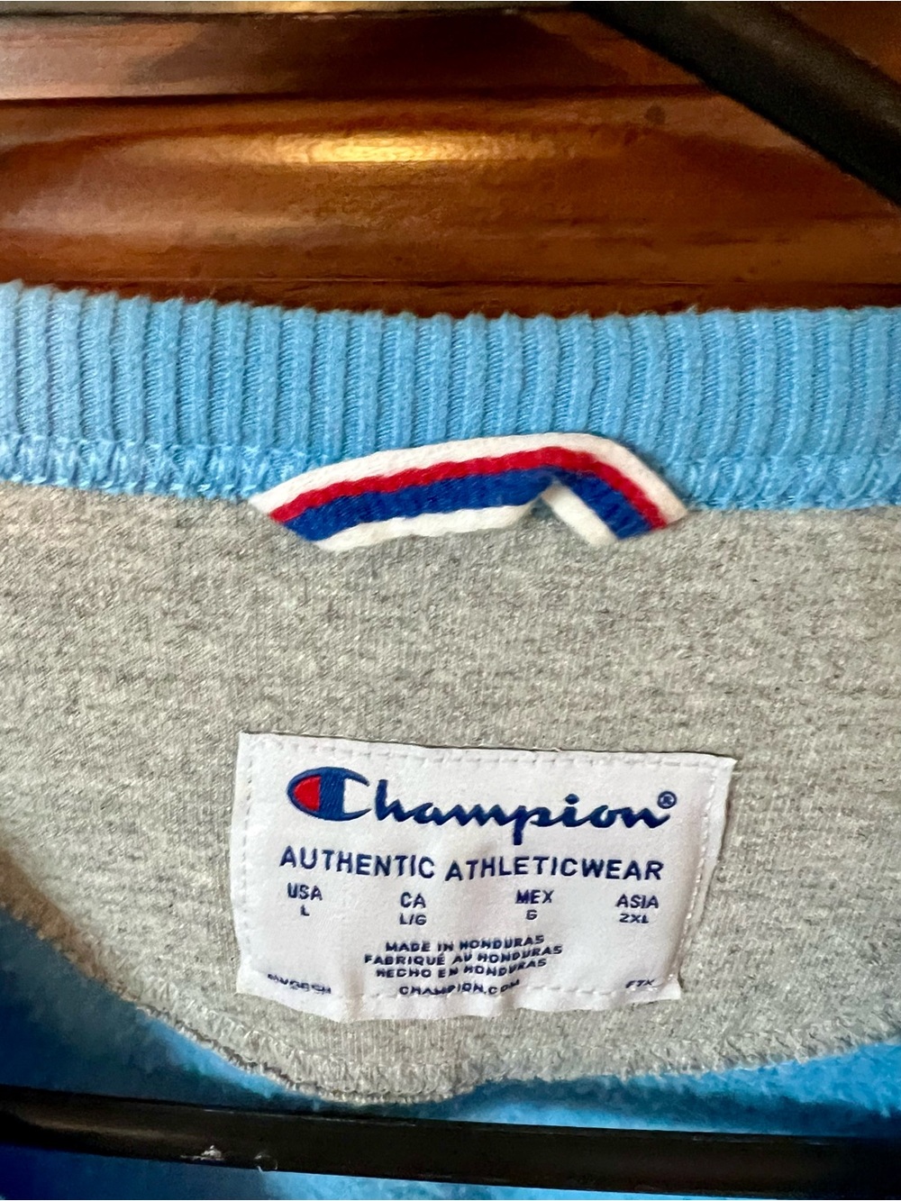 Champion Crewneck Sweatshirt - Light Blue Sz L - Picture 3 of 4